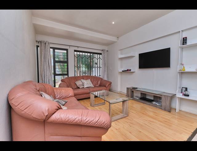 2 BEDROOM APARTMENT RENTED IN SANDOWN